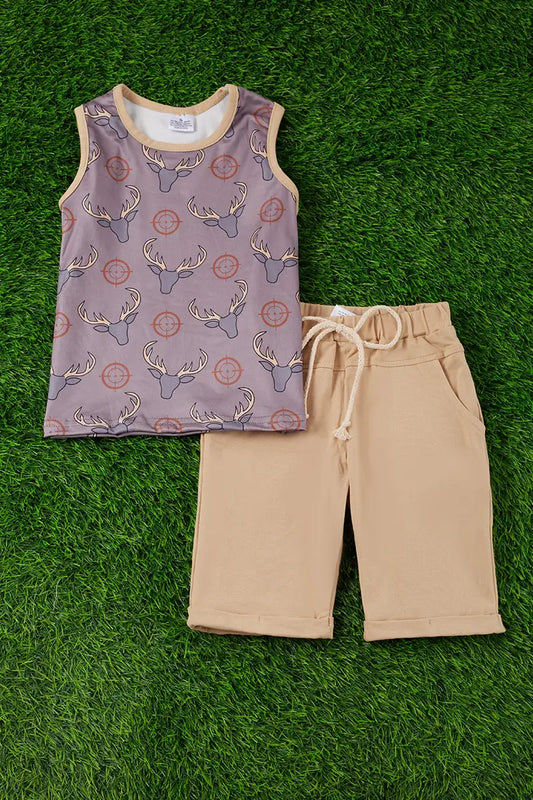 DEER HUNTER TANK TOP & BEIGE SHORTS